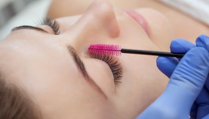 Russian Lashes/Hybrid Extensions